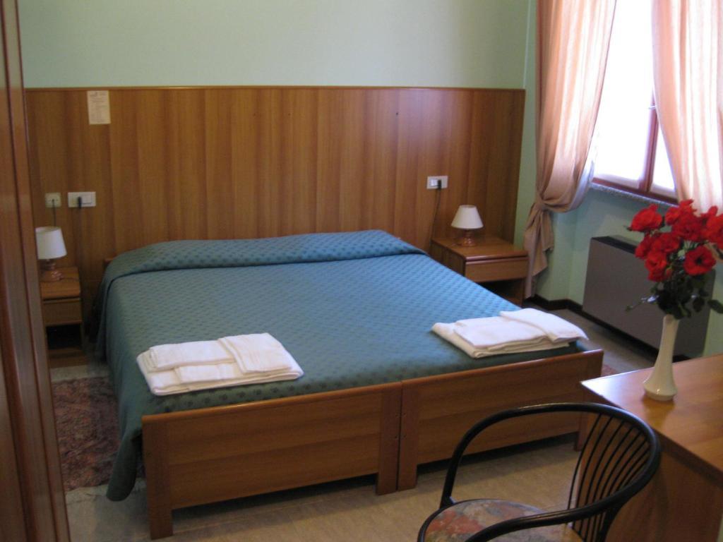 Casa Giuly Hotel Villa dʼAlmè Szoba fotó