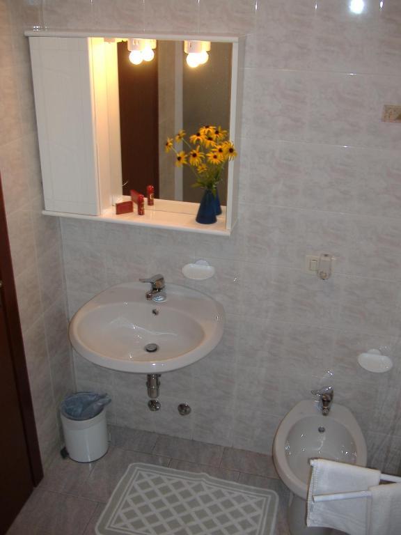 Casa Giuly Hotel Villa dʼAlmè Szoba fotó